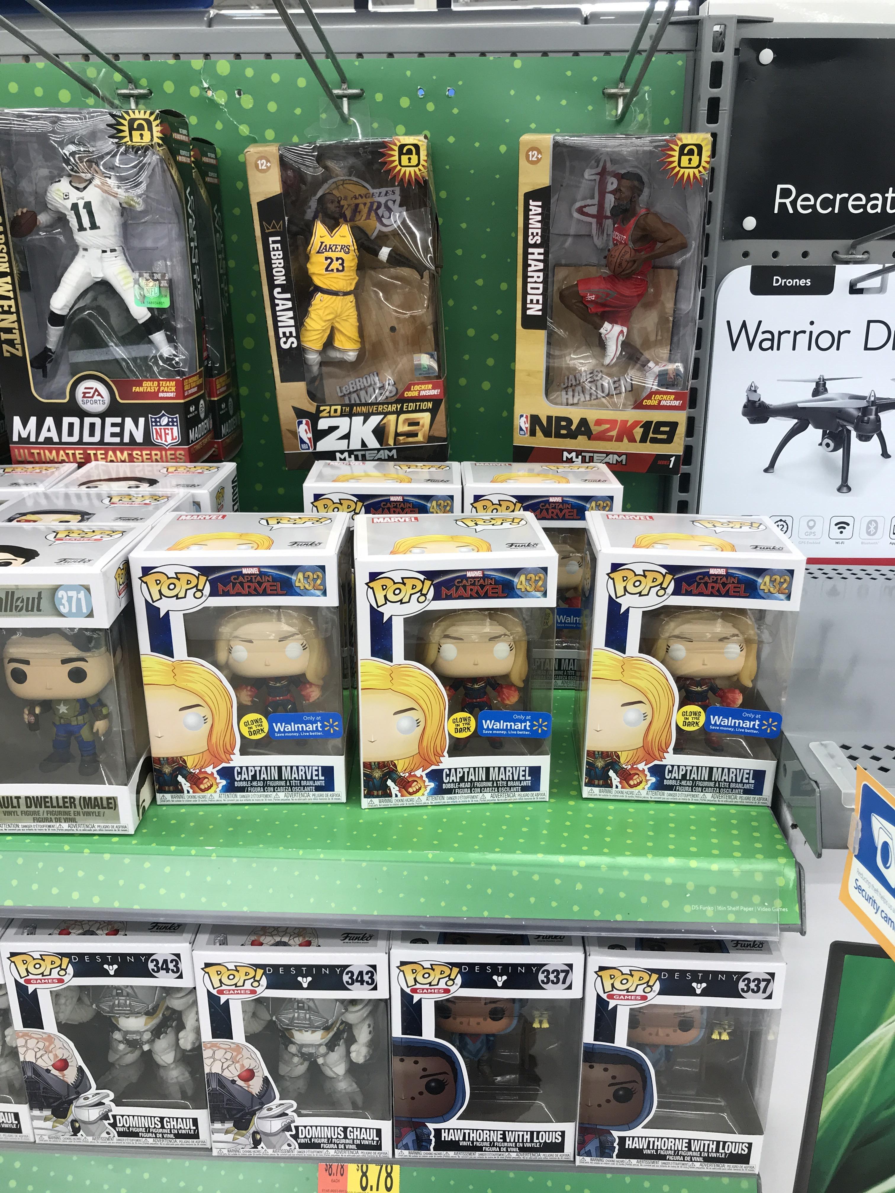 Fort Worth Texas Walmart On East Chase Has The Walmart Captain Marvel Pop 5 Left R Funkopop