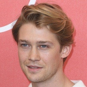 Joe Alwyn Bio Facts Family Famous Birthdays