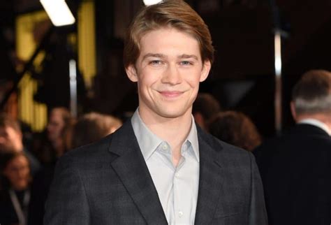 Joe Alwyn Biography Age Wiki Height Weight Girlfriend Family More