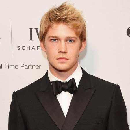 Joe Alwyn Biography Net Worth Career Couple Relationship Girlfriend