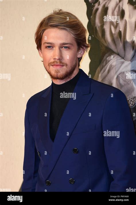 Joe Alwyn The Favourite Joe Alwyn Joe Alwyn Photos The Favourite Uk