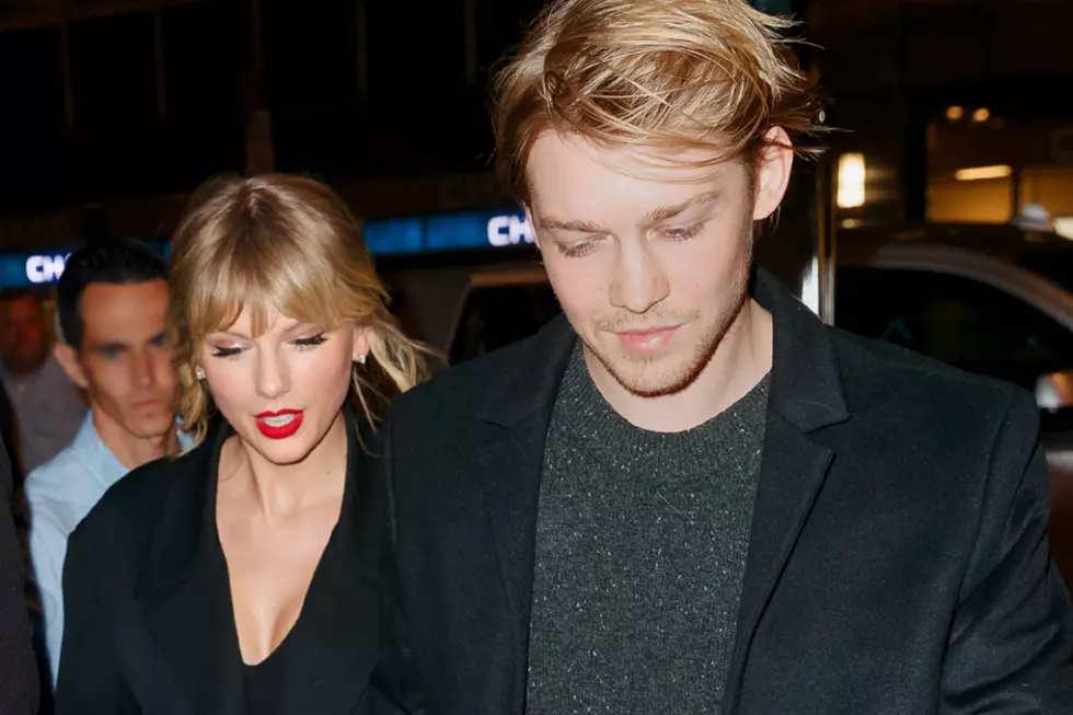 Taylor Swift Amp Bf Joe Alwyn Look So Cute Together While On A Dinner Date In England Photo