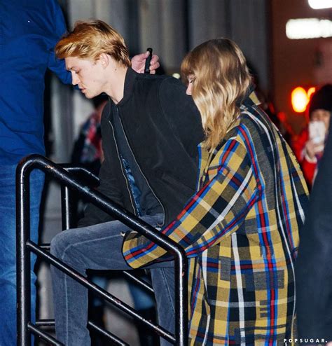 Taylor Swift And Joe Alwyn Out In Nyc December 2017 Popsugar