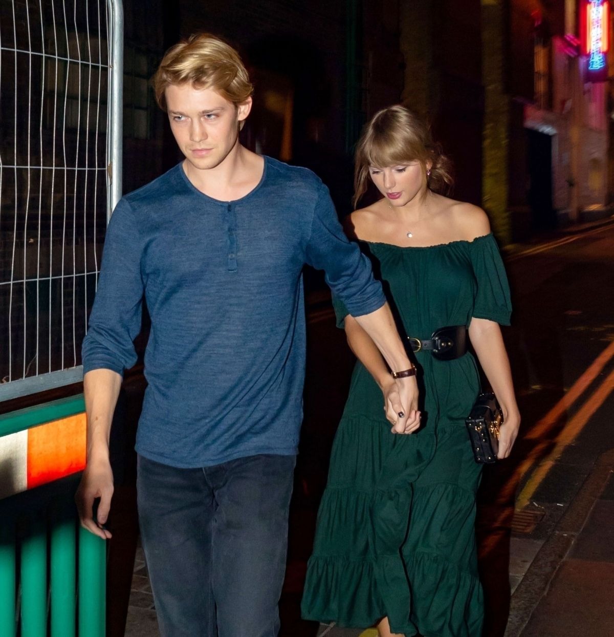 Taylor Swift Has Reportedly Started Dating The Leader Of A Rock Band