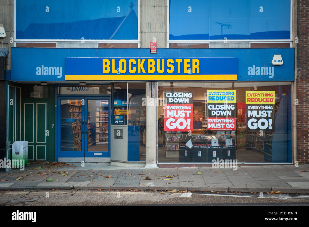 This Blockbuster Store Closed Like 15 Years Ago But The Sign Is Still