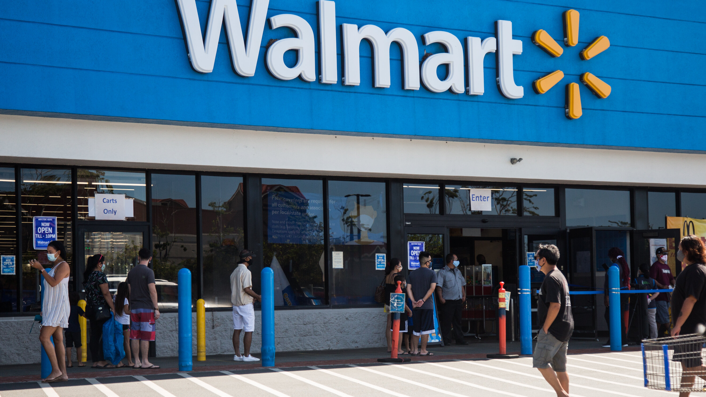 Walmart S Earnings Rise On Holiday Sales And Surging E Commerce The New York Times